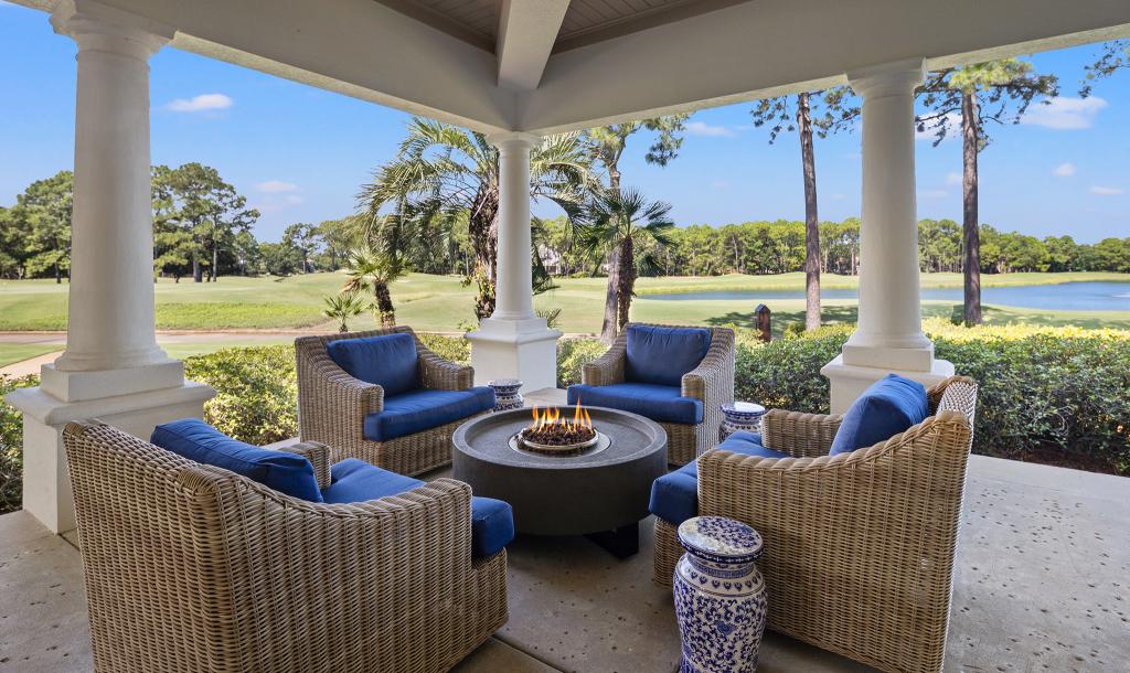 Burnt Pine Back Patio